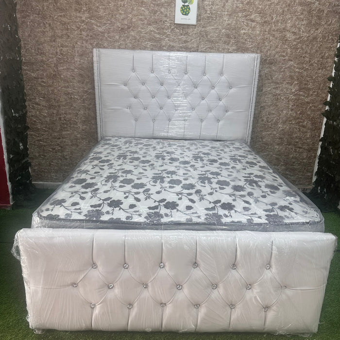 Cama con botones y colchón ortopédico 2 plaza y media