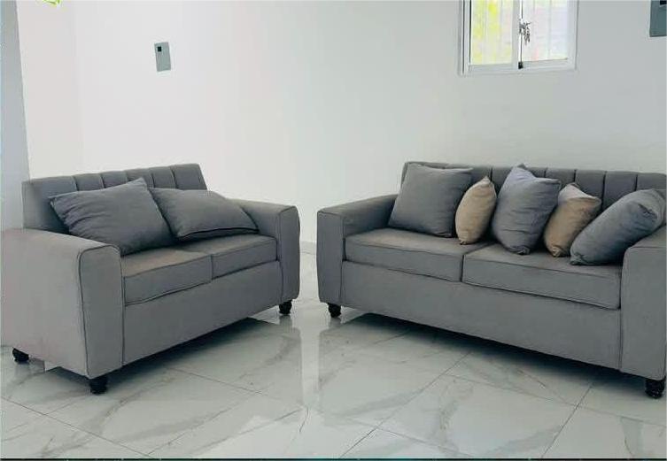 JUEGO DE MUEBLE DE SALA 3 Y 2 COLOR GRIS