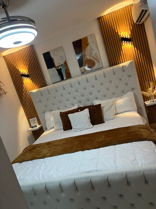 Cama tapizada king 80x80 de 3 plazas